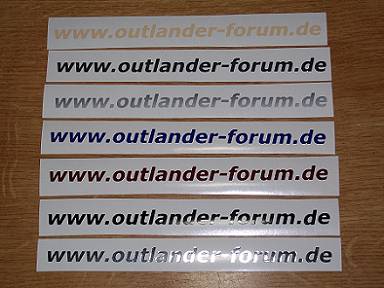 www.outlander-forum.de - Aufkleber - Folienbuchstaben auf Trägerfolie. Breite ca. 20 cm, Höhe ca. 11 mm. Schriftart: Verdana Fett/ Kursiv. 